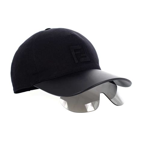 cappello fendi con occhiali